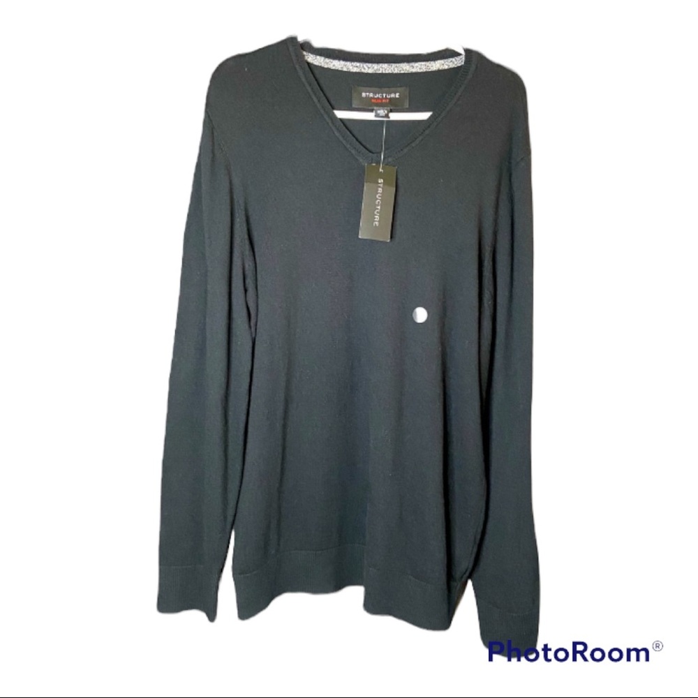 Black VNeck sweater 🖤3/$15